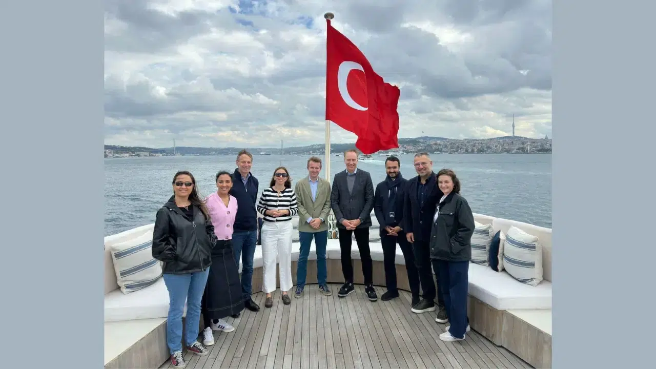 AXA Türkiye, CEO Thomas Buberl'i İstanbul'da Karşıladı!
