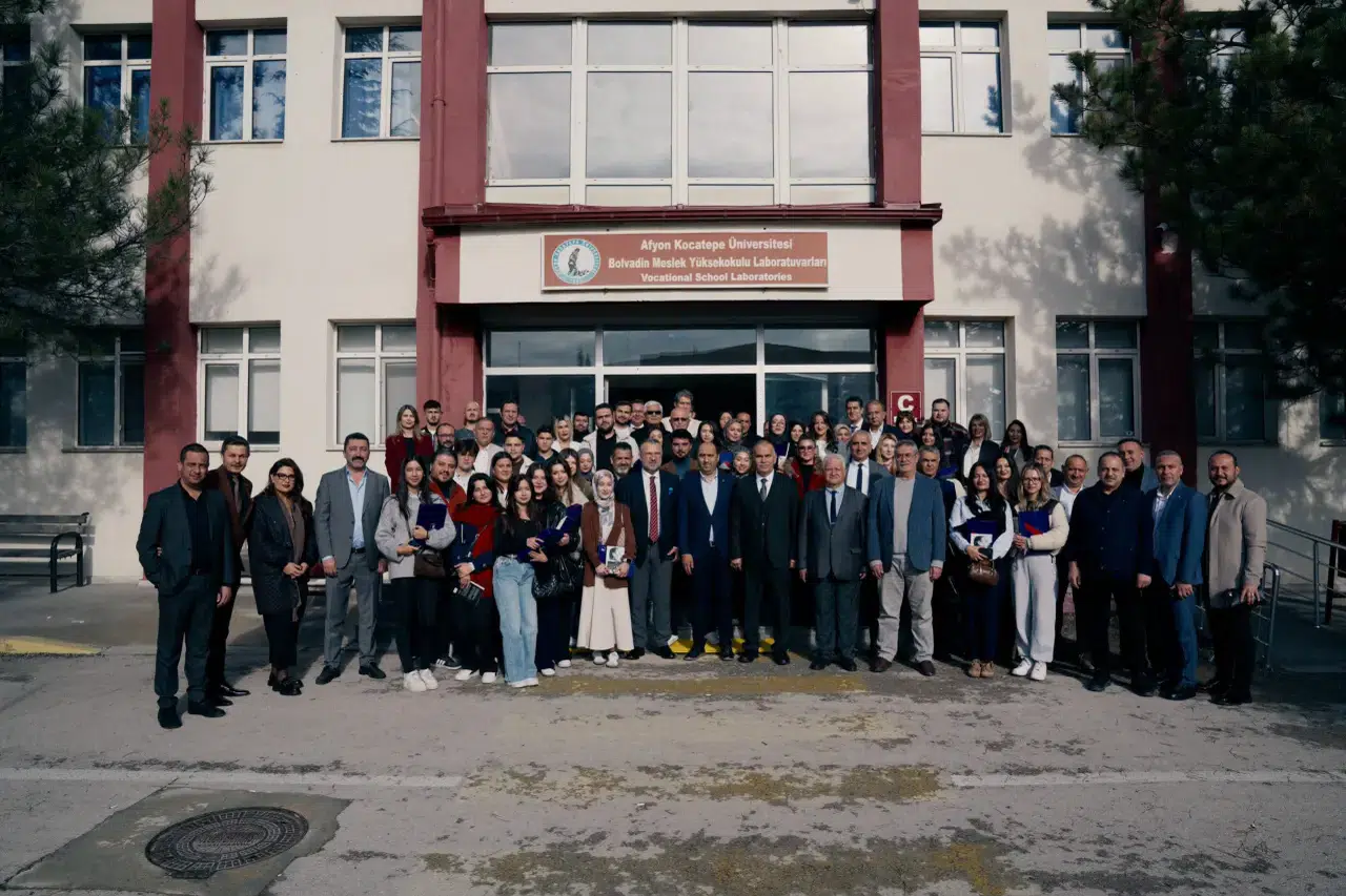 AXA Türkiye'den Kocatepe Üniversitesi’ne Laboratuvar Desteği