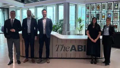 TSB Heyeti İngiliz Sigortacılar Birliği'ni Ziyaret Etti